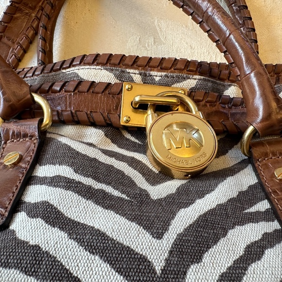 Michael Kors Hamilton Whipped Tiger Animal Print Canvas Brown Tote - Picture 3 of 6